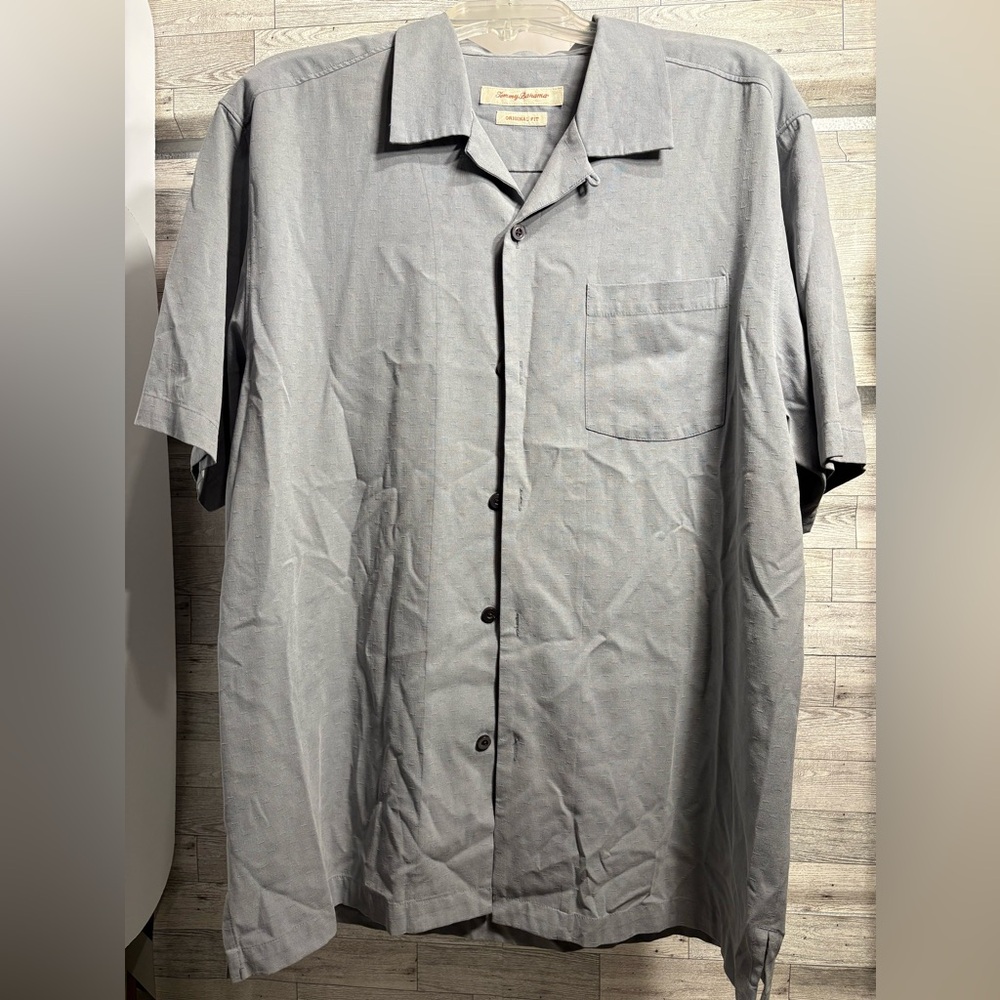 Tommy Bahama Men's Light Gray Button Down Shirt